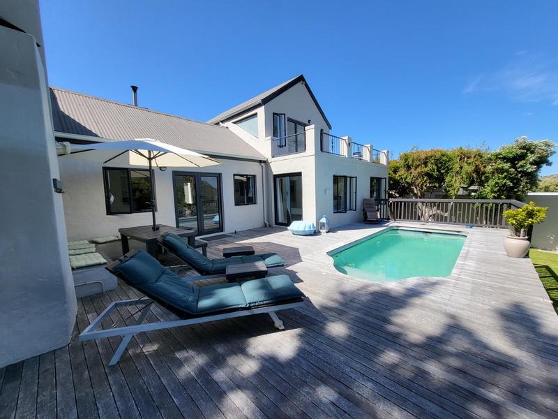 To Let 5 Bedroom Property for Rent in San Michel Western Cape